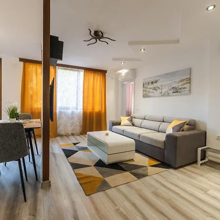 Apartment Sweet 2 *