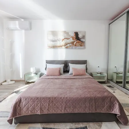 Apartment Sweet 2
